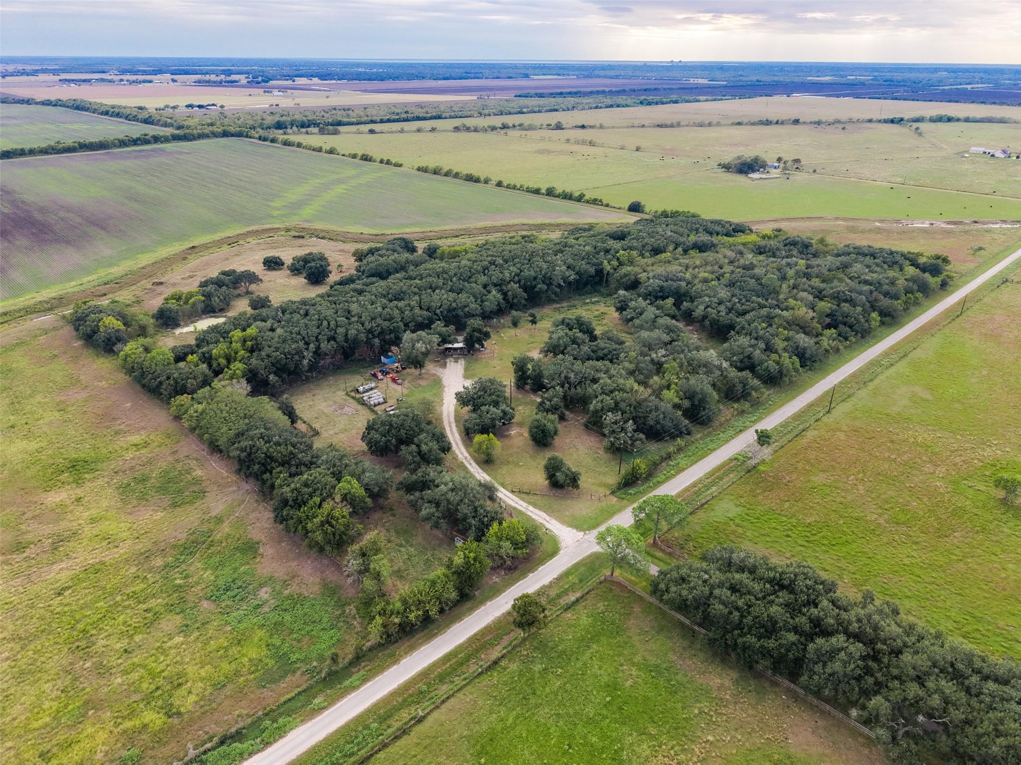 753 Gilmore County Road 224 Road