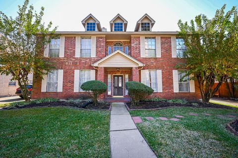 Photo of 9731 New Kent Drive, Sugar Land, TX 77498 (MLS # 47739309)