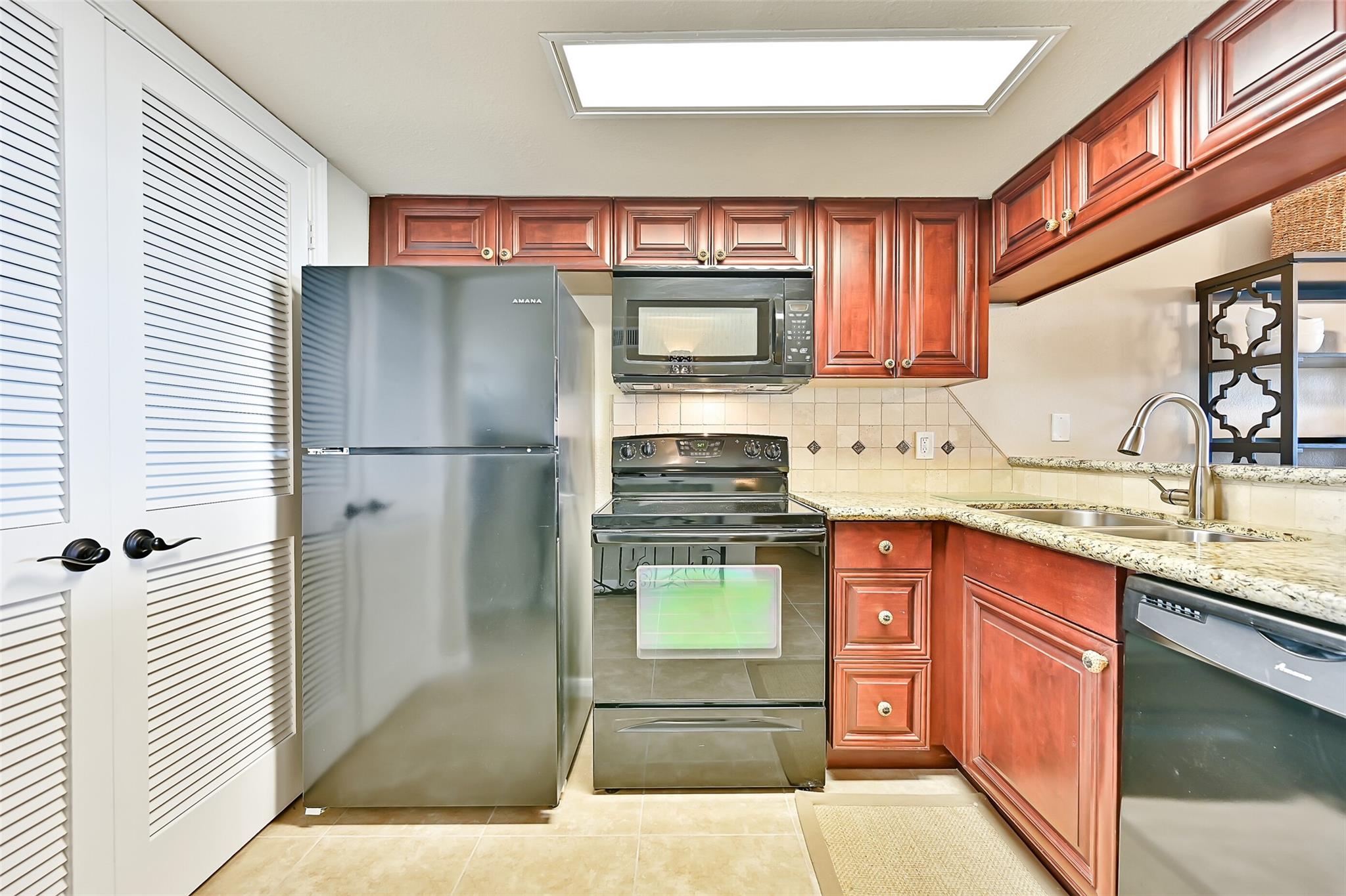 Galveston, Texas 77551, United States, 1 Bedroom Bedrooms, ,1 BathroomBathrooms,Residential,Active,195190