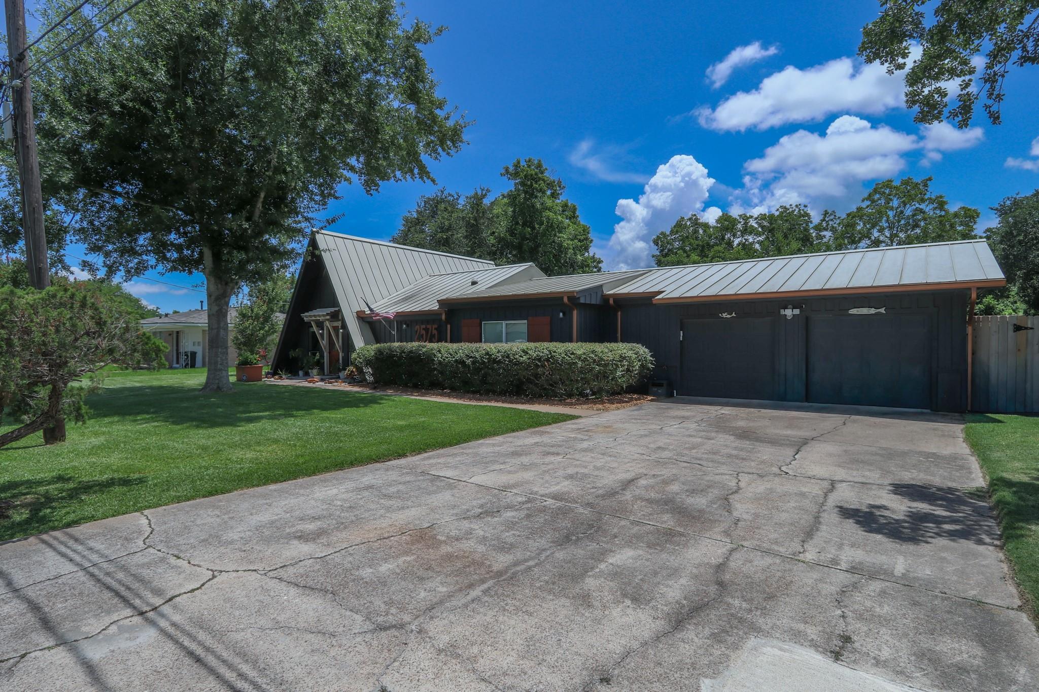 2575 Cliff Drive