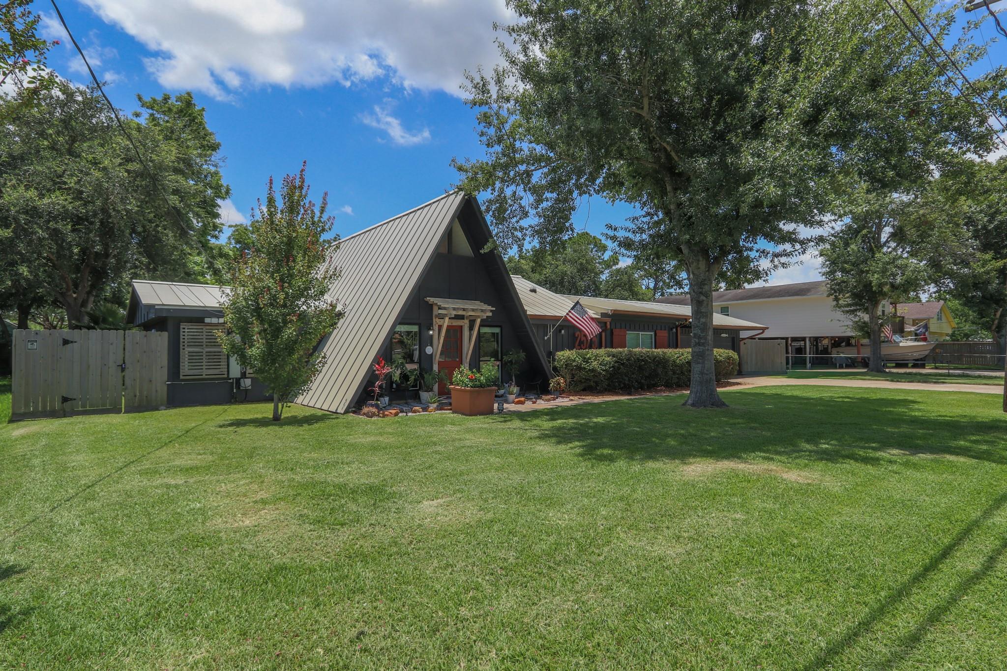 2575 Cliff Drive