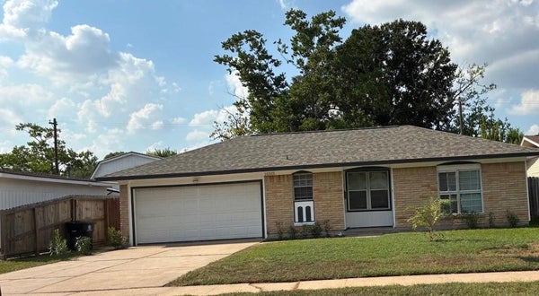 10315 CARTHAGE DR, HOUSTON, TX 77089 - Image b1f79ae7d888efc4ab8b5d9c2dda70f9/2658662014