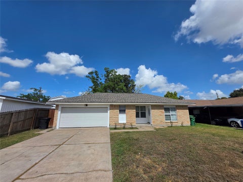 Photo of 10315 Carthage Drive, Houston, TX 77089 (MLS # 13691401)