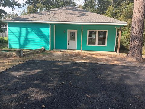 Photo of 182 Yaupon Creek, Onalaska, TX 77360 (MLS # 21389234)