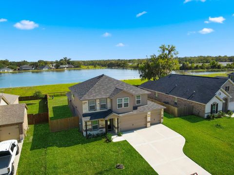 Photo of 359 Twin Lakes Boulevard, West Columbia, TX 77486 (MLS # 78648090)