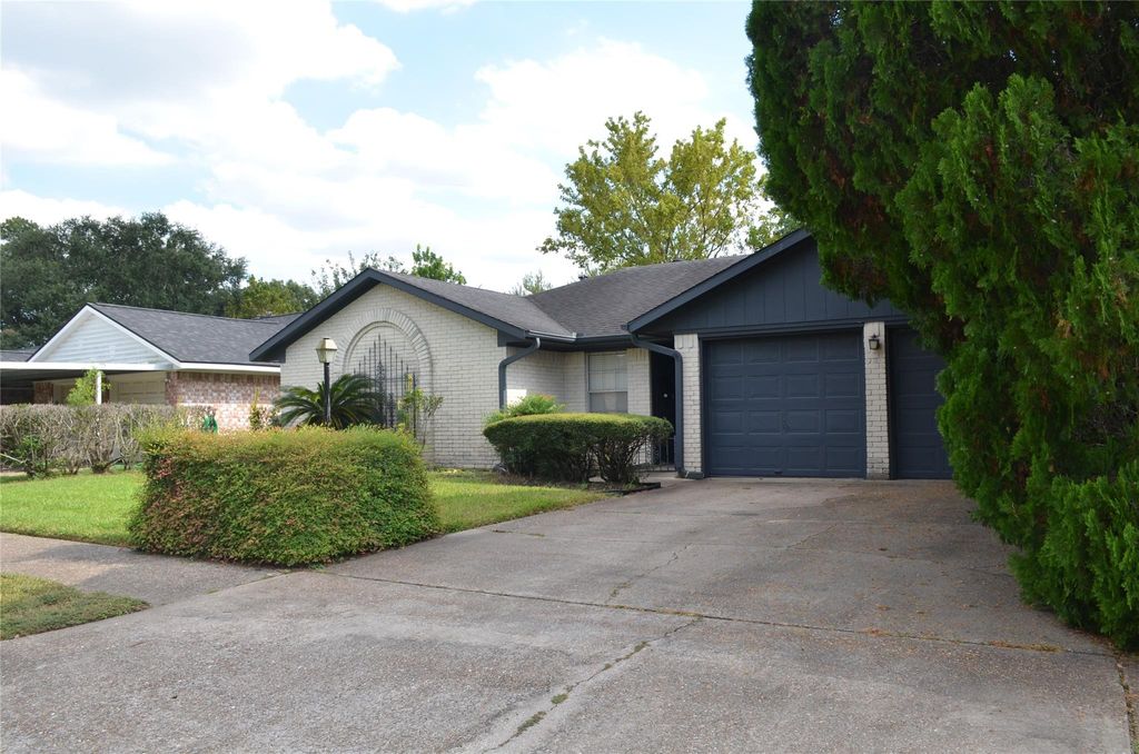 Photo of 1910 Tulsa Street, Deer Park, TX 77536 (MLS # 68362312)