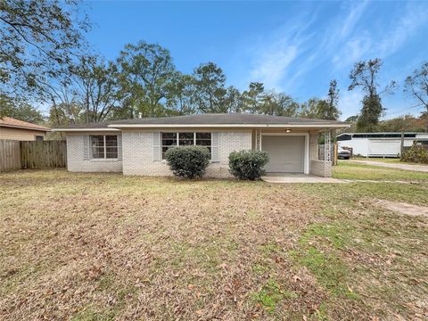 Photo of 1000 Crescent Boulevard, Cleveland, TX 77327 (MLS # 47632236)