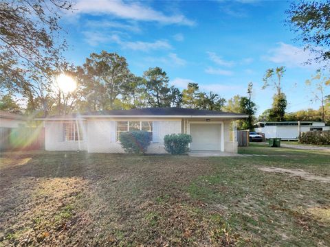 Photo of 1000 Crescent Boulevard, Cleveland, TX 77327 (MLS # 47632236)