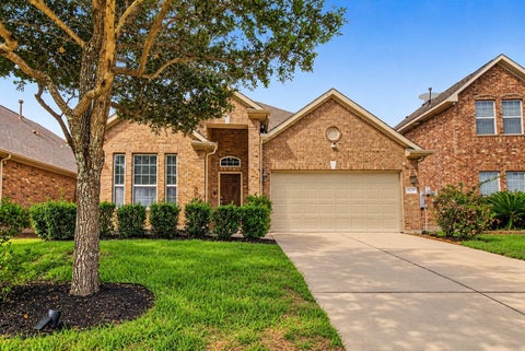 Homes For Sale - 2209 Maple Point Drive<br/> Conroe, TX 77301