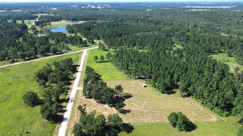 Photo of 1262 Buckhorn Creek Drive, Crockett, TX 75835 (MLS # 58266880) Photo of 1262 Buckhorn Creek Drive, Crockett, TX 75835 (MLS # 58266880)