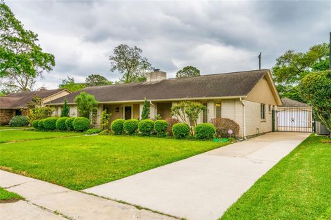 Tiny photo for 10631 Del Monte Drive, Houston, TX 77042 (MLS # 10242749)