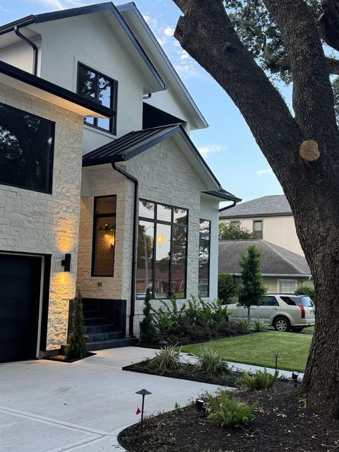 Photo of 4708 Laurel Street, Bellaire, TX 77401 (MLS # 33876625)