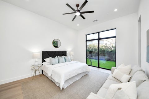 Tiny photo for 4708 Laurel Street, Bellaire, TX 77401 (MLS # 33876625)