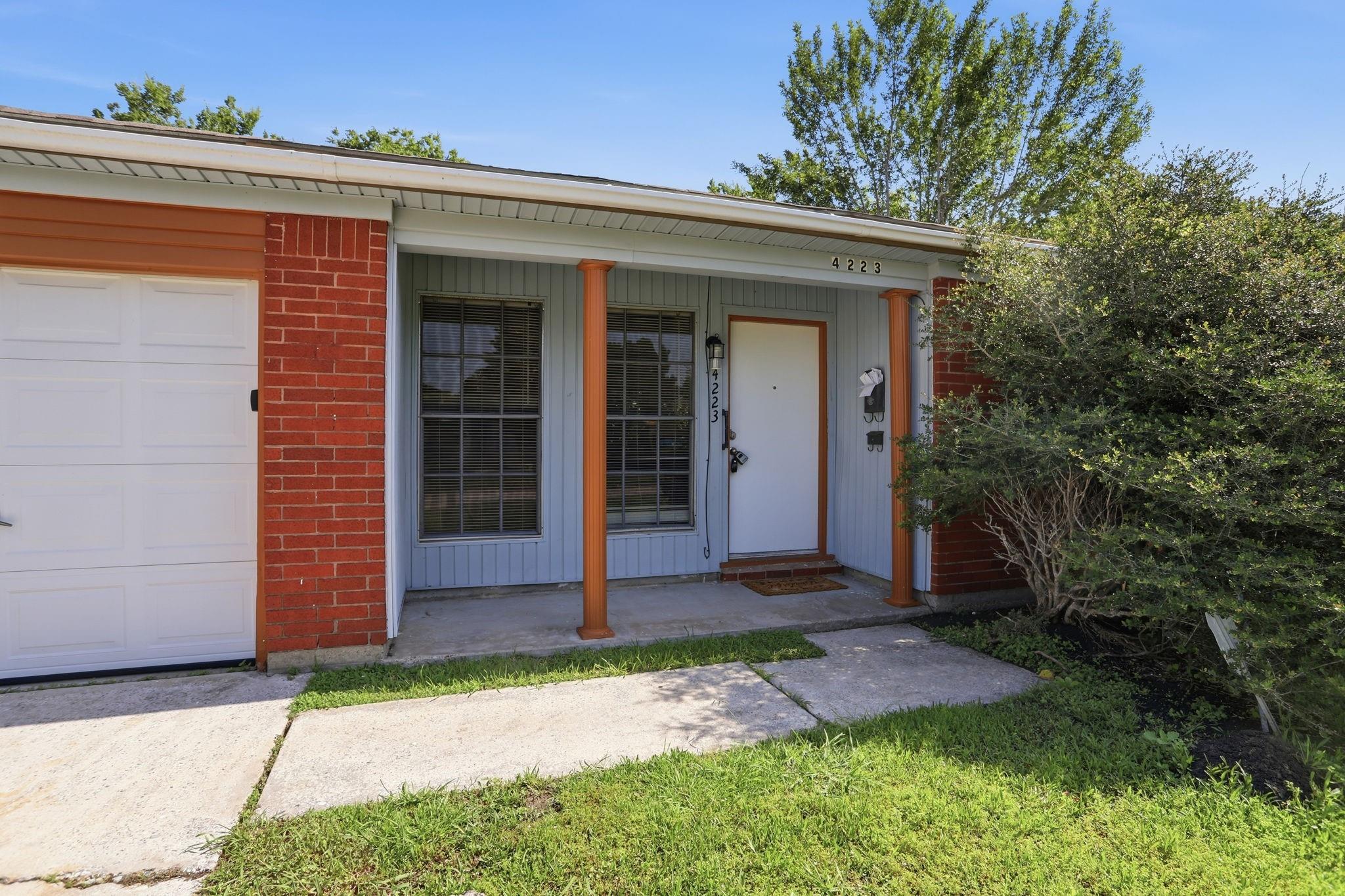 4223 S Acres Drive