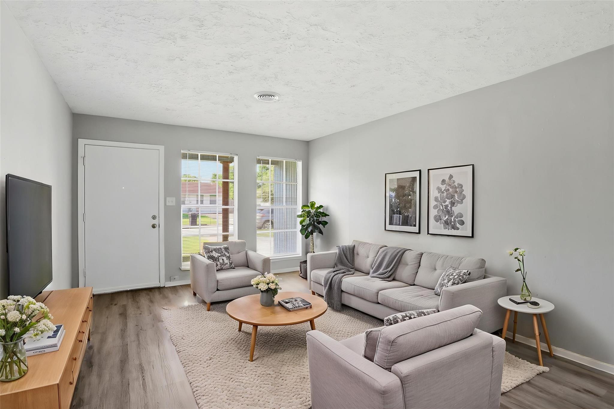 4223 S Acres Drive