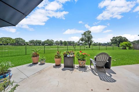 Homes For Sale - 7418 Benwich Circle<br/> Houston, TX 77095