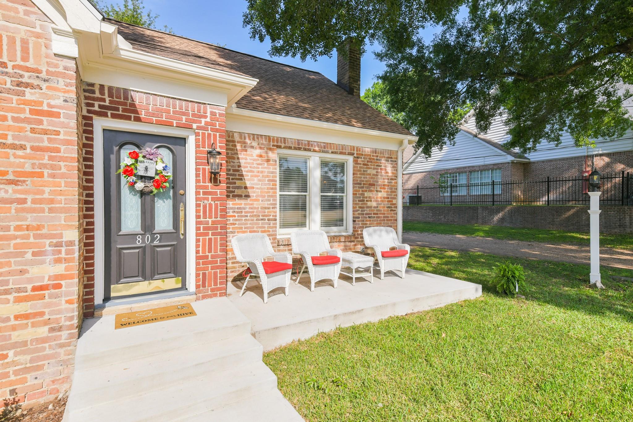 802 S Day Street