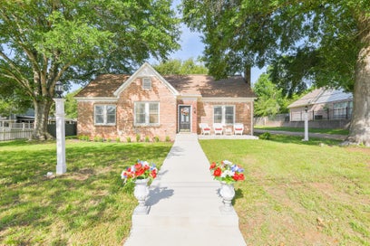 802 S Day Street Brenham TX 77833