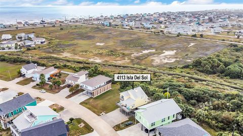 Photo of 4113 Isla Del Sol, Galveston, TX 77554 (MLS # 36391498)
