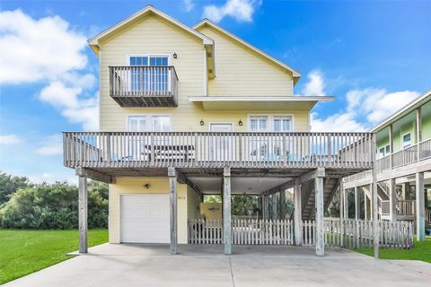 Photo of 4113 Isla Del Sol, Galveston, TX 77554 (MLS # 36391498)