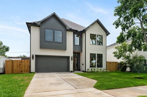 Photo of 1741 Chippendale Road, Houston, TX 77018 (MLS # 22241061) Photo of 1741 Chippendale Road, Houston, TX 77018 (MLS # 22241061)
