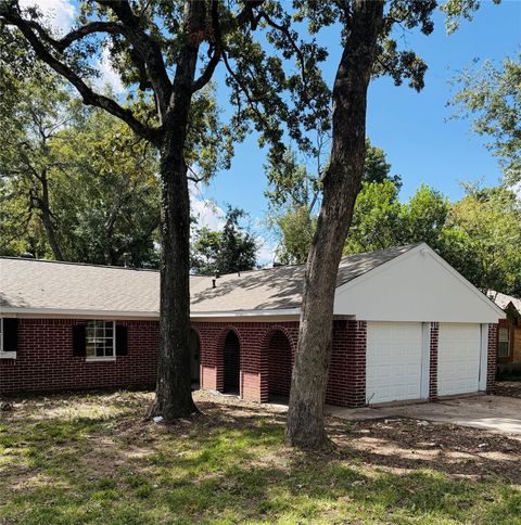 Photo of 603 Hildred Avenue, Conroe, TX 77303 (MLS # 84301116)