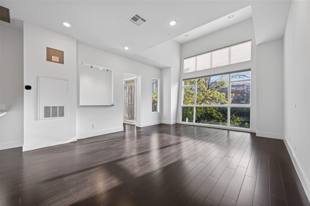 Photo of 207 Pierce Street #307, Houston, TX 77002 (MLS # 68063923)