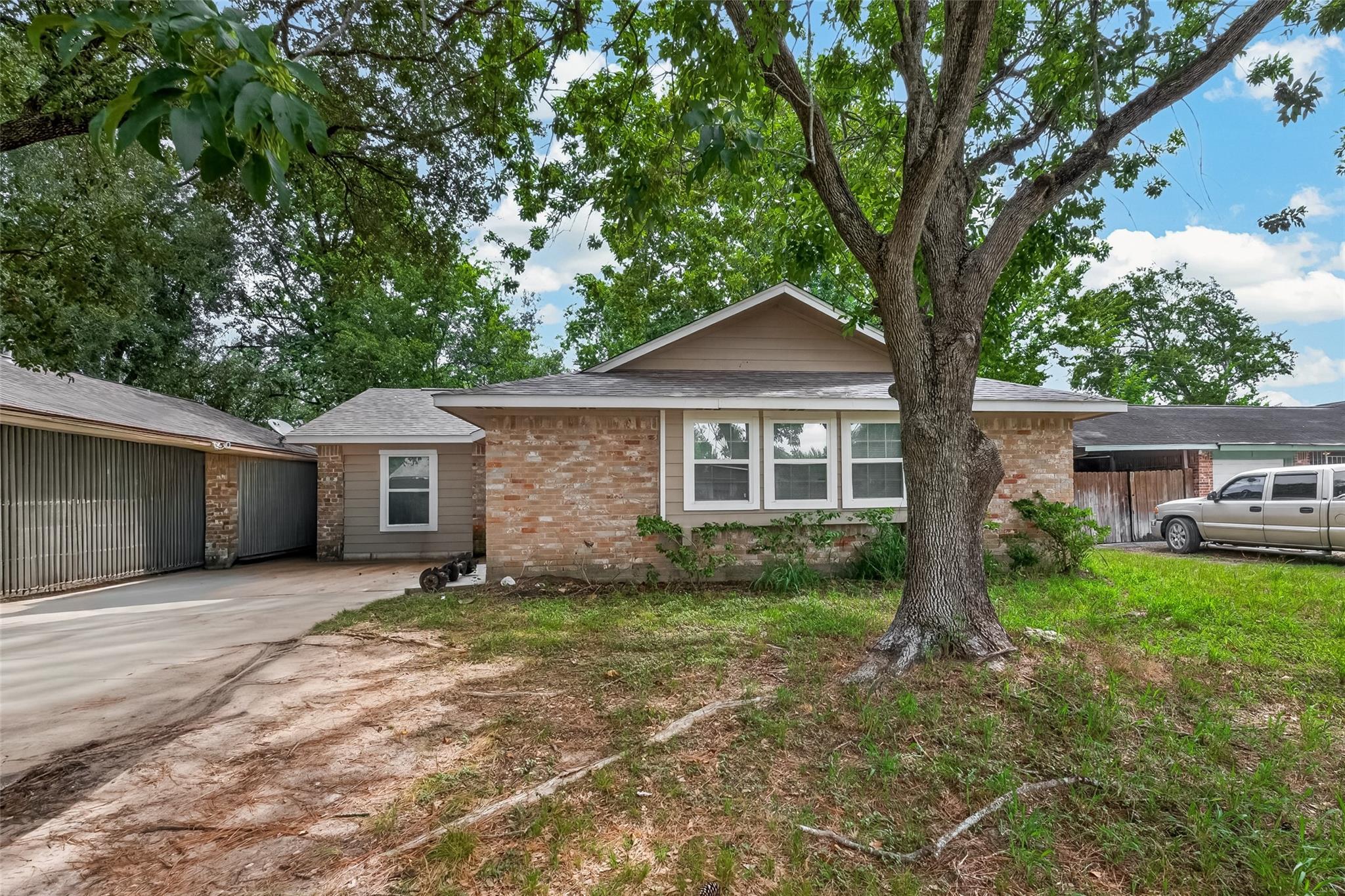 5022 Castlecreek Lane