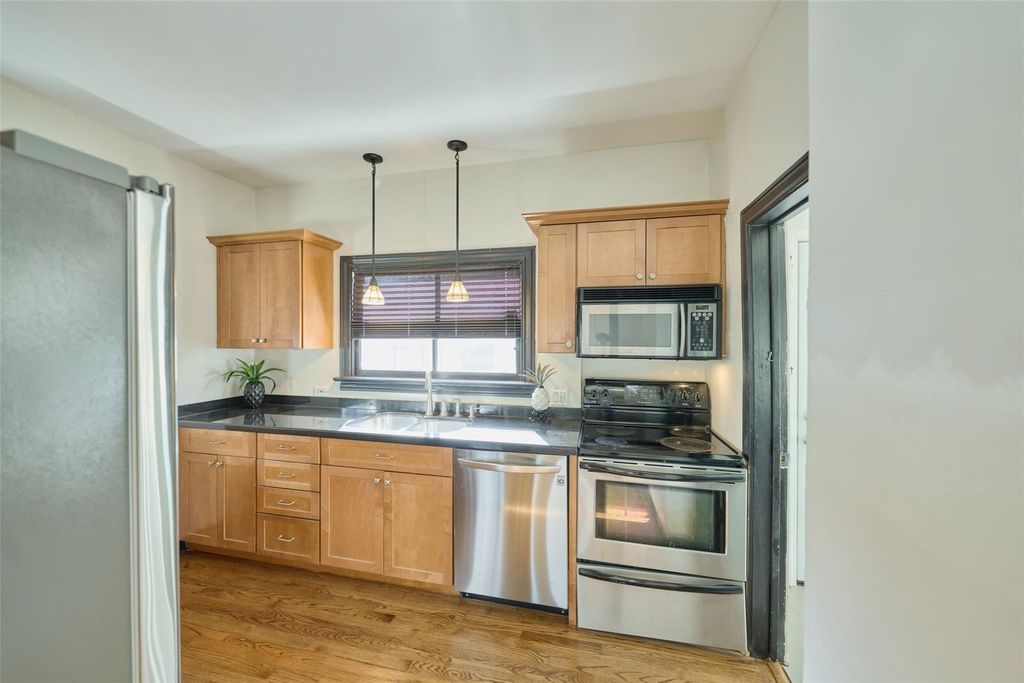 Photo of 1111 Rutland Street, Houston, TX 77008 (MLS # 31725597)