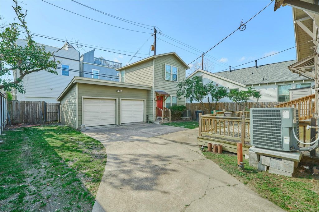 Photo of 1111 Rutland Street, Houston, TX 77008 (MLS # 31725597)