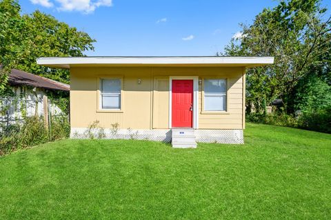 Photo of 10001 Lucore Street #BACK, Houston, TX 77017 (MLS # 97245989)