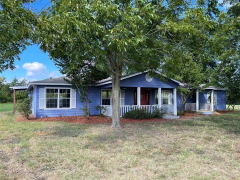 Photo of 121 Fcr 482, Teague, TX 75860 (MLS # 93735711) Photo of 121 Fcr 482, Teague, TX 75860 (MLS # 93735711)
