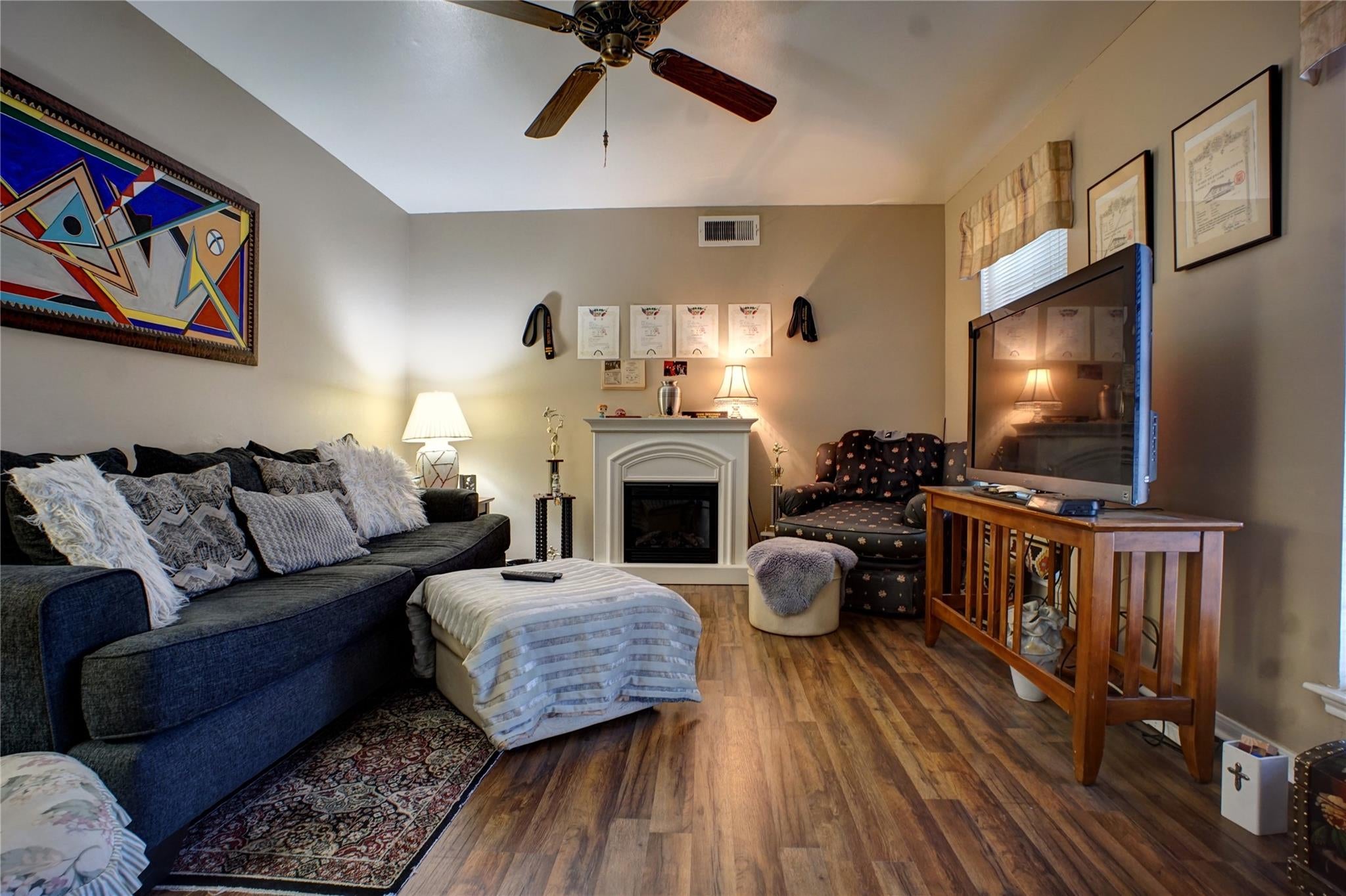 2307 Oakview Drive
