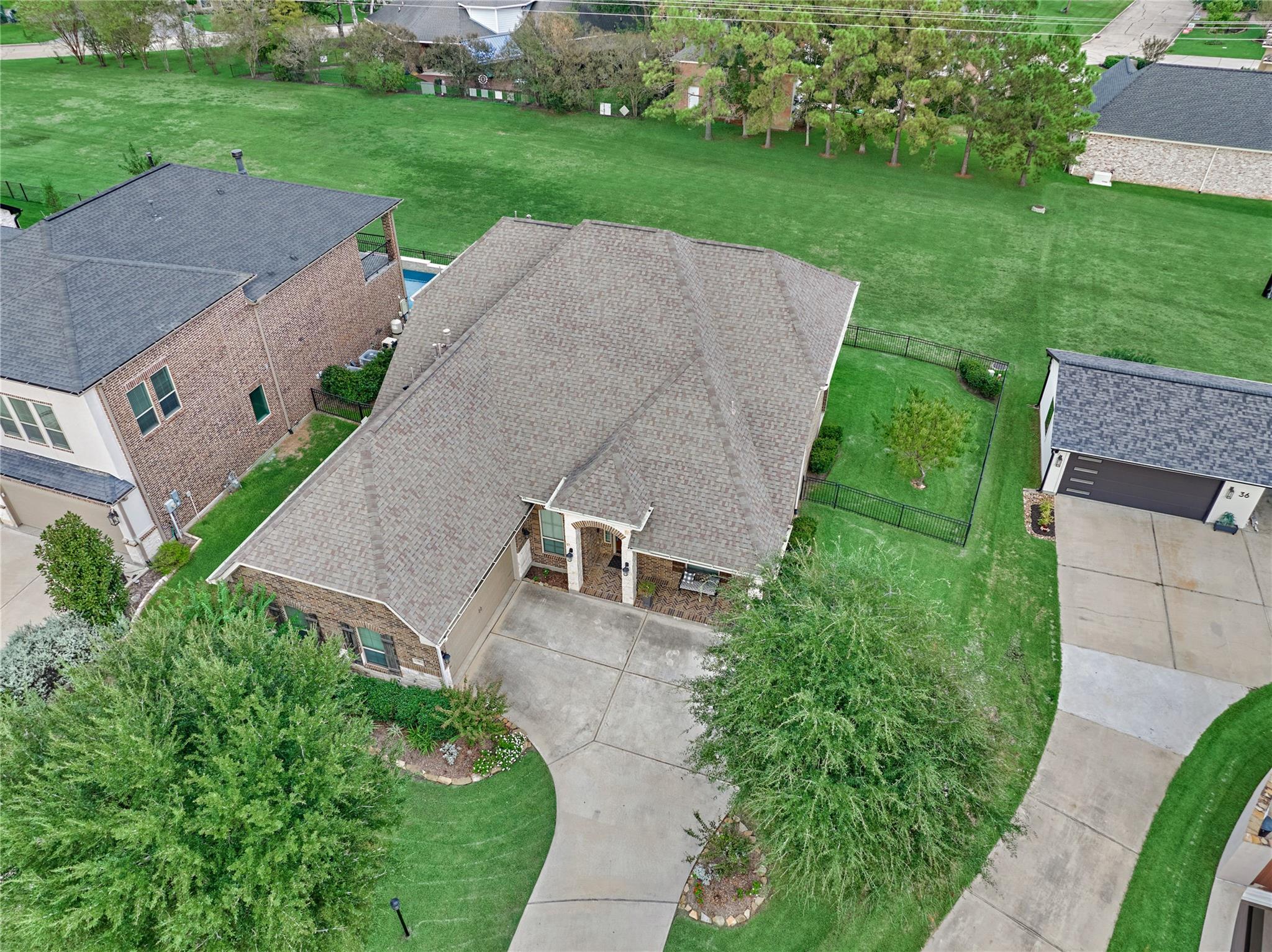 32 Waterford Way
