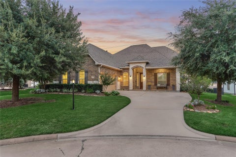 Photo of 32 Waterford Way, Montgomery, TX 77356 (MLS # 21450663)