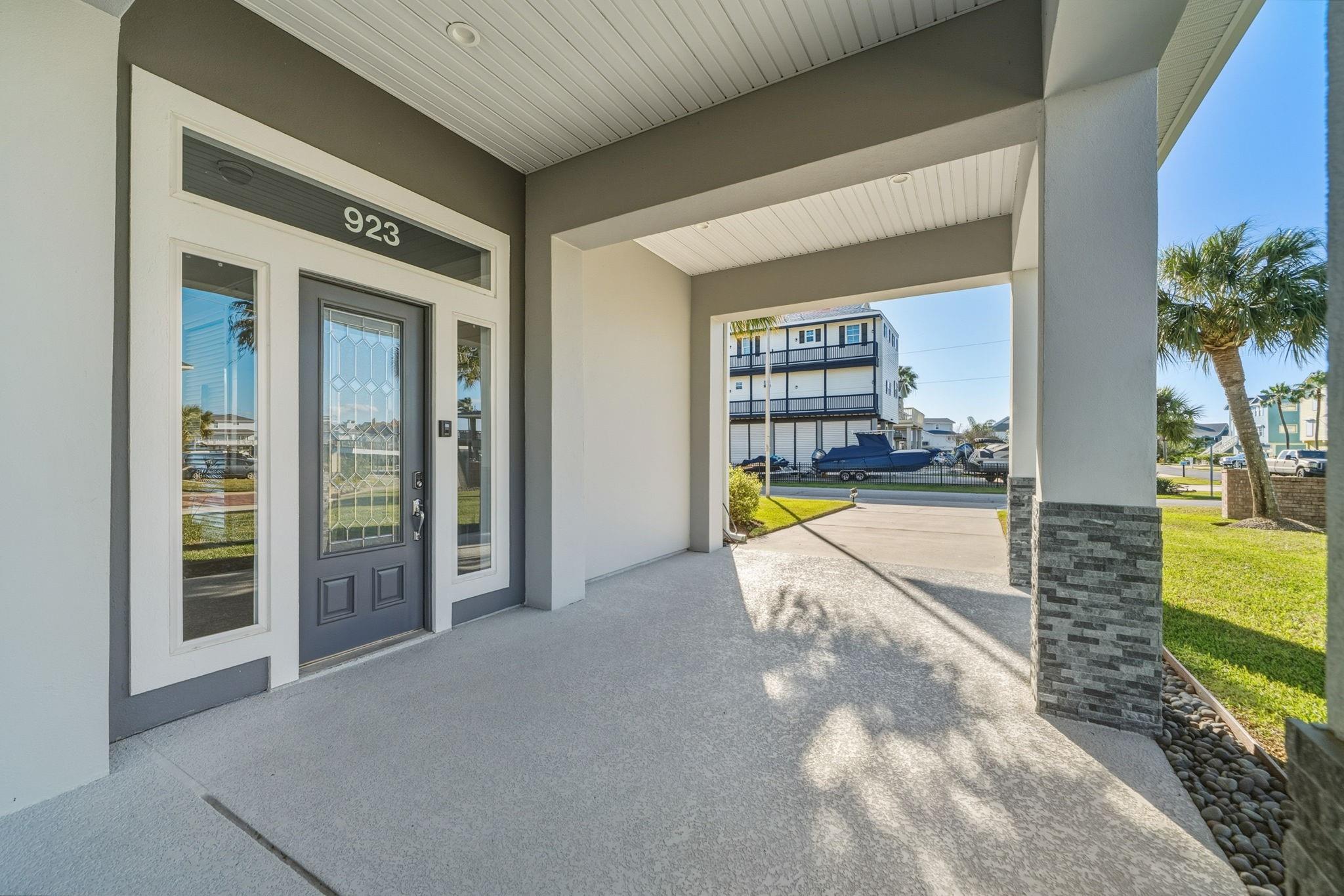 923 Short Reach Drive