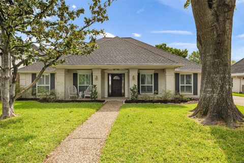 Photo of 3030 Manila Lane, Houston, TX 77043 (MLS # 47728968)