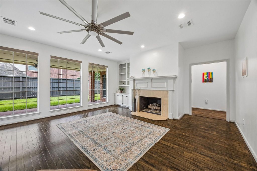 Photo of 831 Live Oak Lane, Seabrook, TX 77586 (MLS # 26391655)