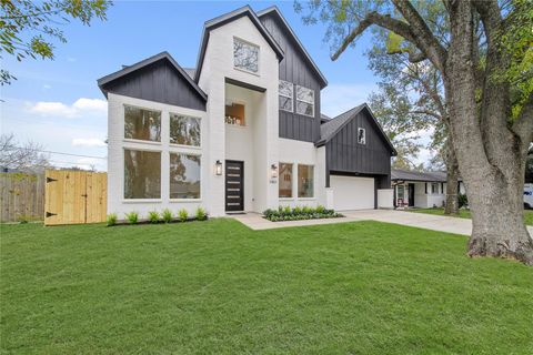Photo of 7407 Janak Drive, Houston, TX 77055 (MLS # 53602704)