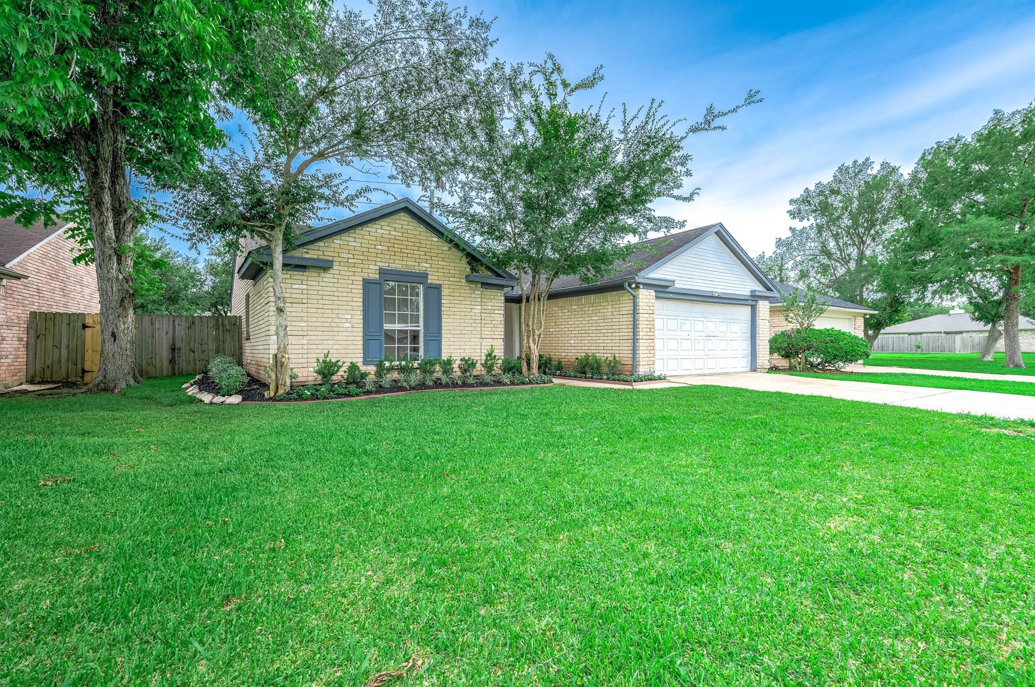 3411 E Heatherock Circle