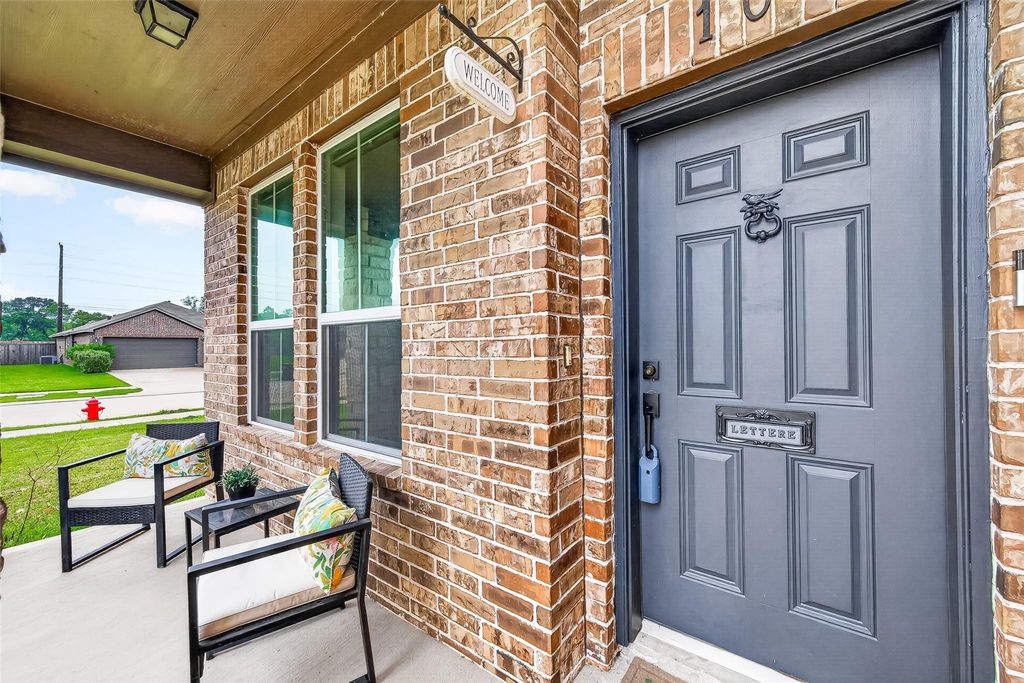 Photo of 107 Sawmill Ridge Road, Rosharon, TX 77583 (MLS # 57787407)