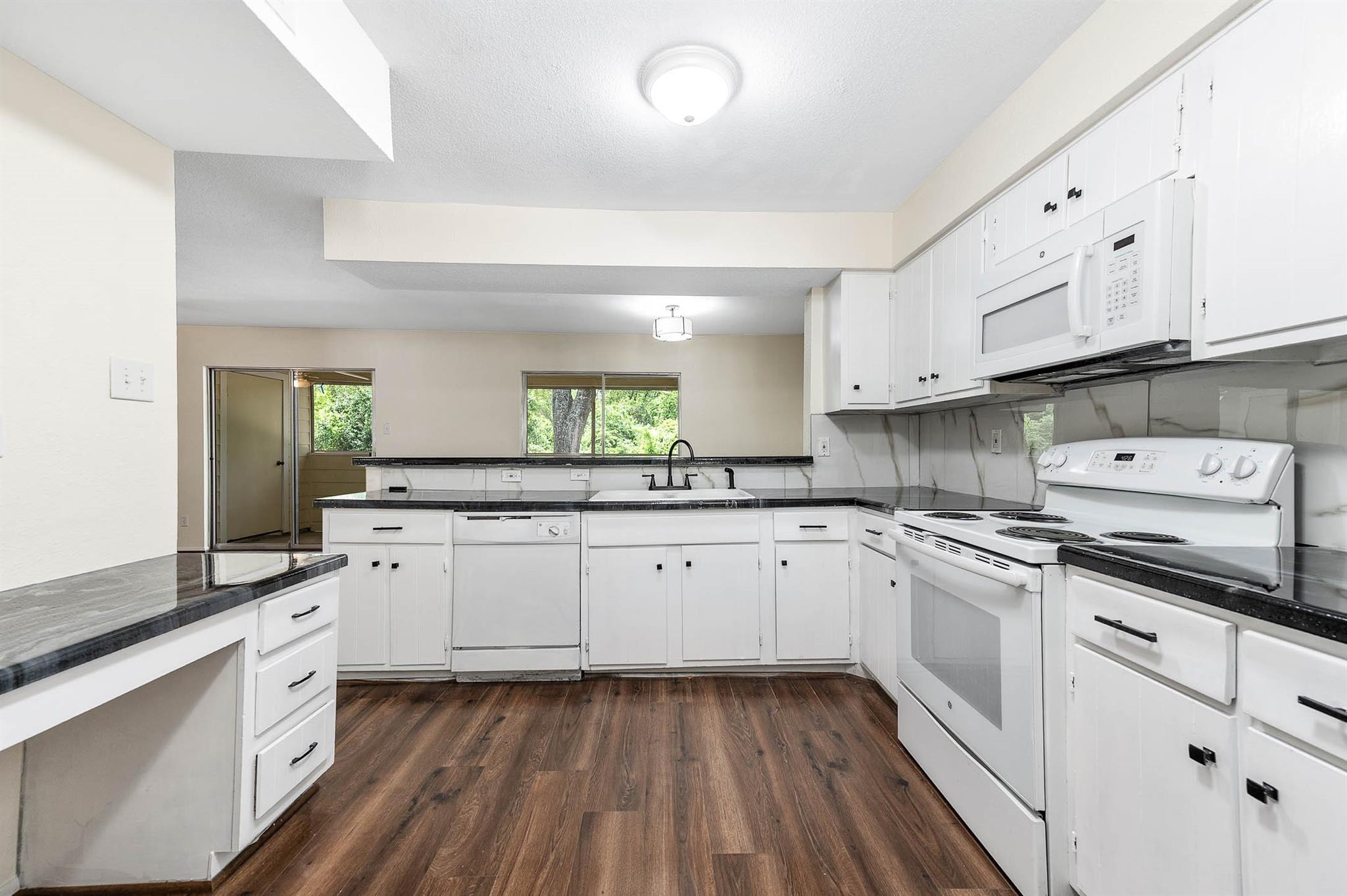 14515 Wunderlich Drive 812