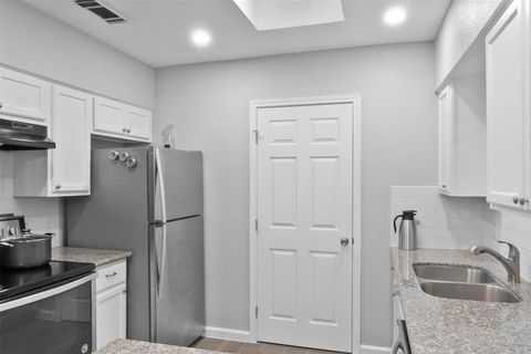 Tiny photo for 668 N Eldridge Parkway, Houston, TX 77079 (MLS # 71435224)