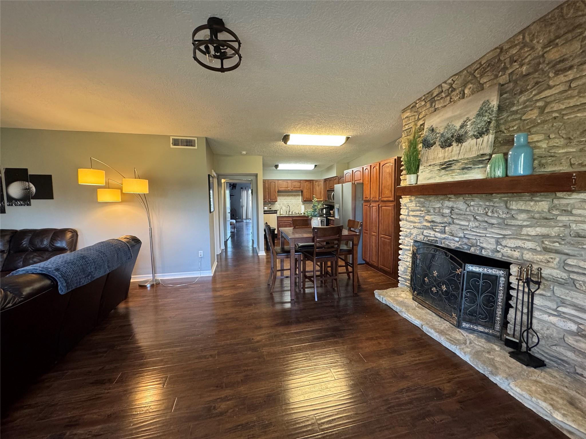 2550 Sam Rayburn Parkway B-6