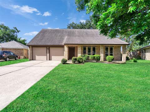 Photo of 423 Forest Hills Drive, League City, TX 77573 (MLS # 90229766)