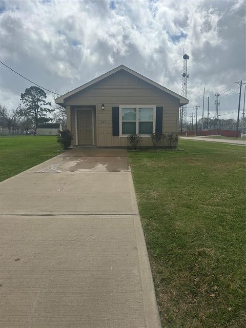Photo of 627 W Live Oak Street, Angleton, TX 77515 (MLS # 60926078)