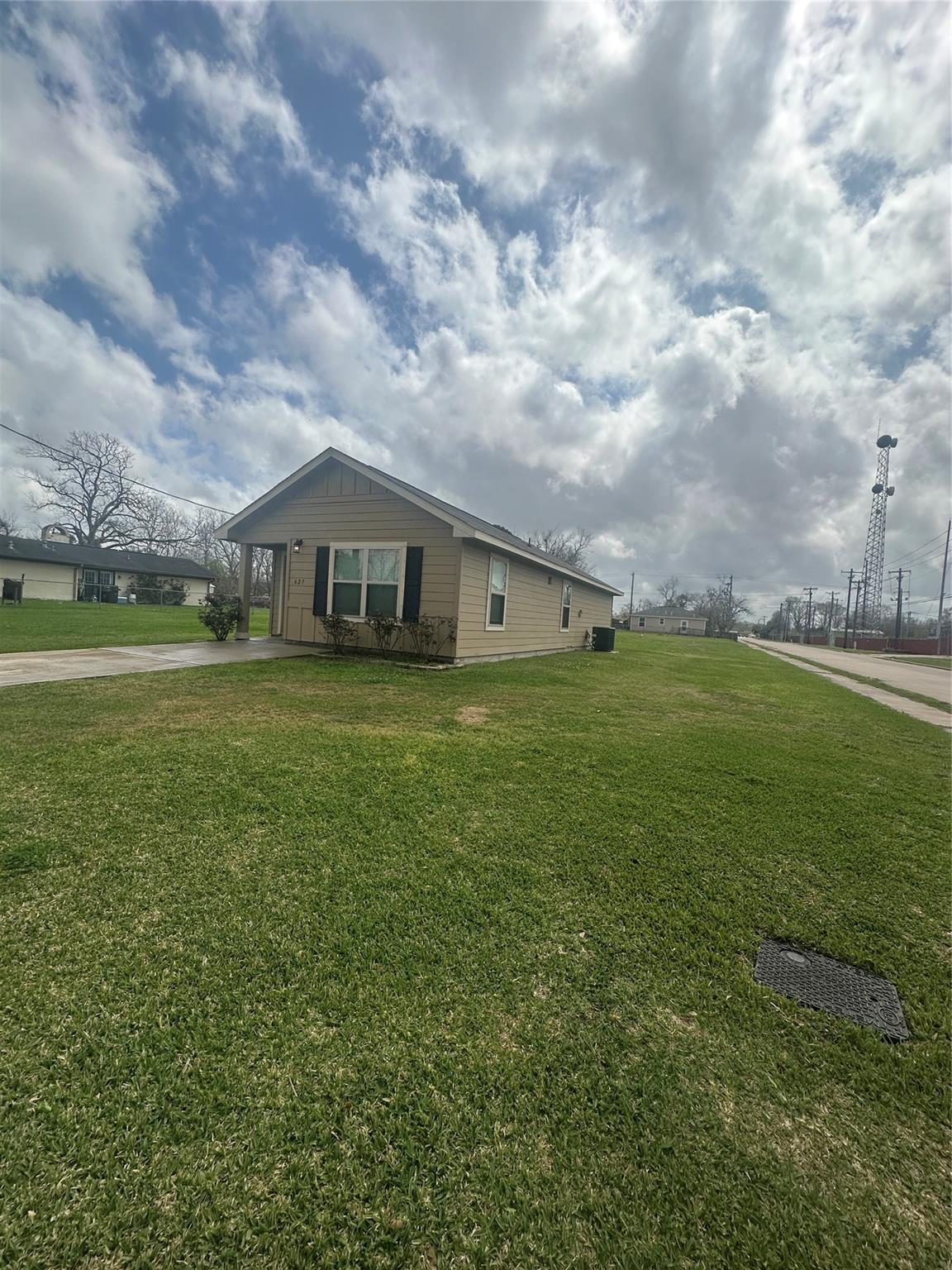 627 W Live Oak Street