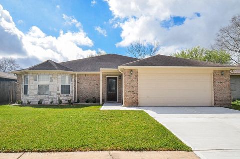 Photo of 14315 Branchwater Lane, Sugar Land, TX 77498 (MLS # 12425278)