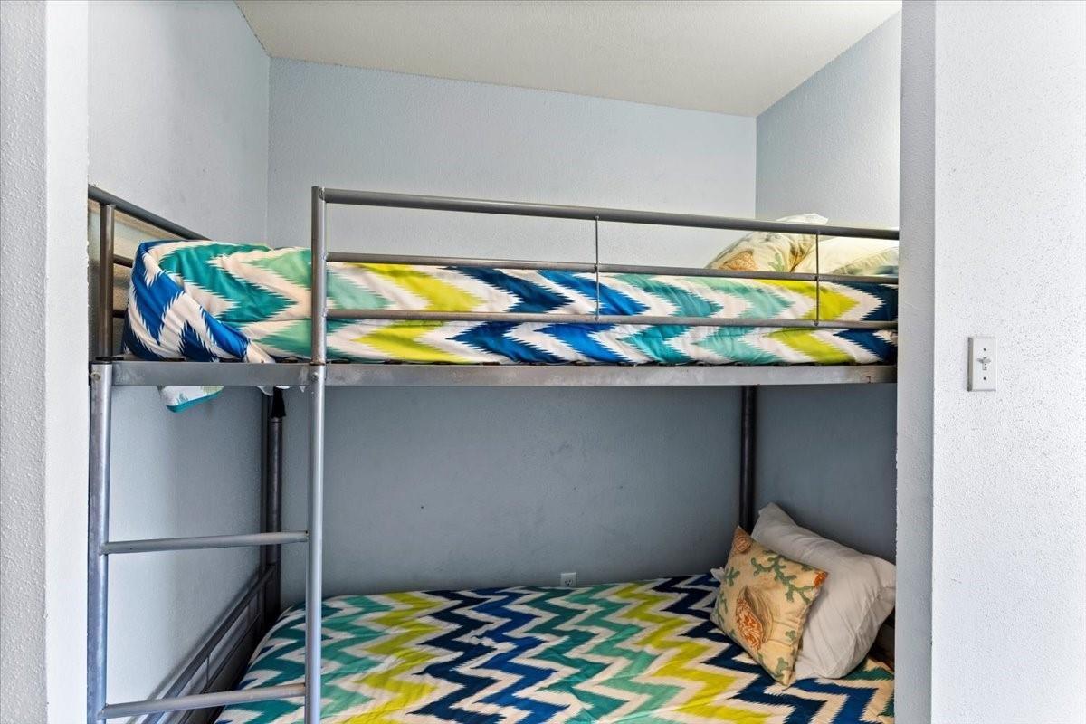 6300 Seawall Boulevard 6208