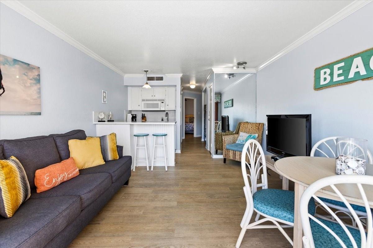6300 Seawall Boulevard 6208